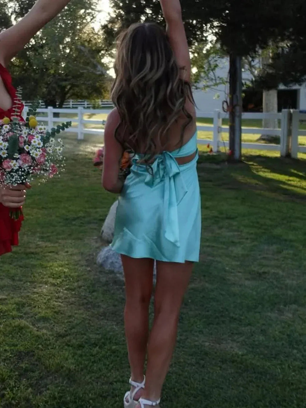 Chic A-Line Sweetheart Sleeveless Bow Back Satin Mini Homecoming Dress