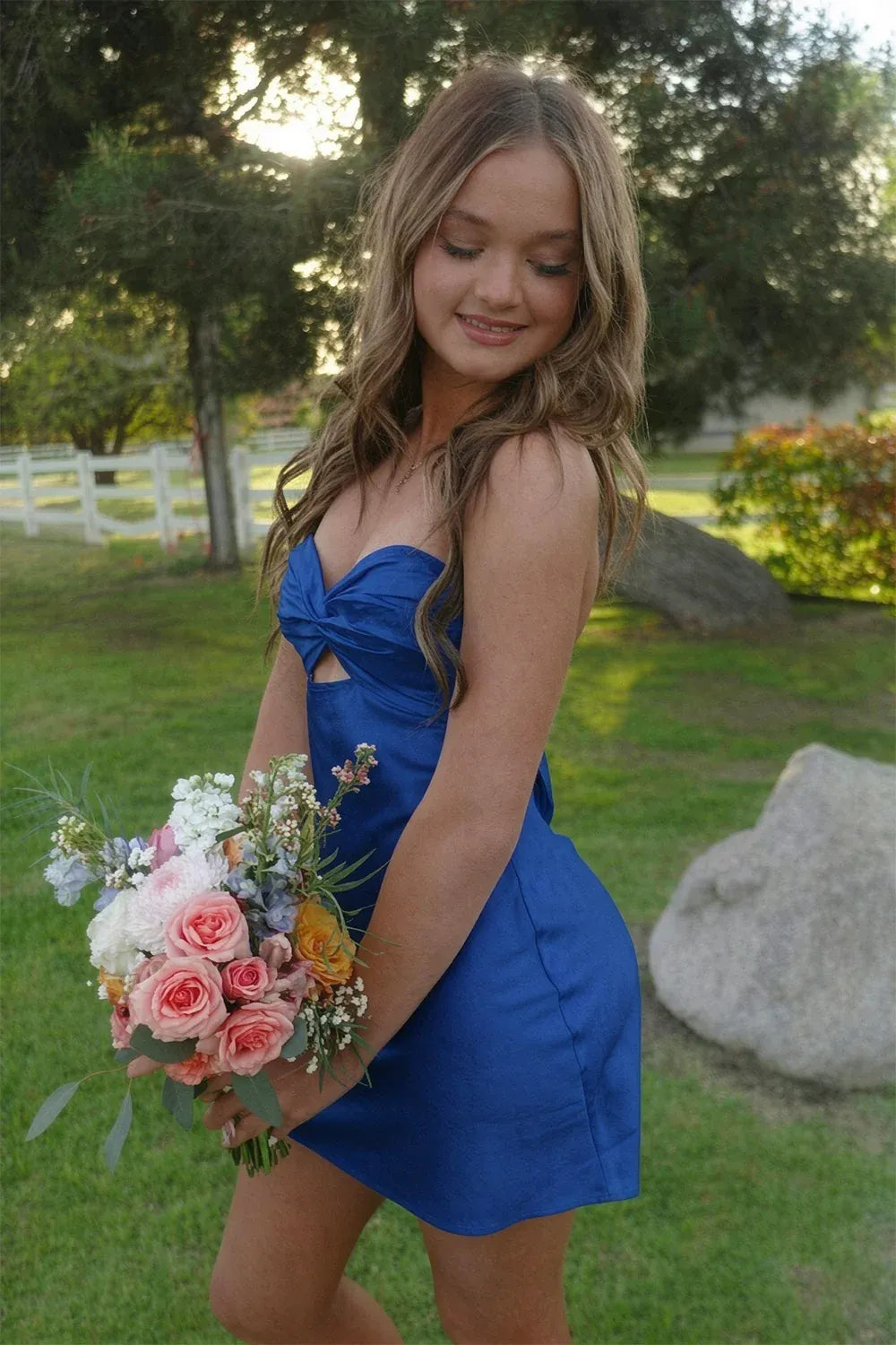 Chic A-Line Sweetheart Sleeveless Bow Back Satin Mini Homecoming Dress