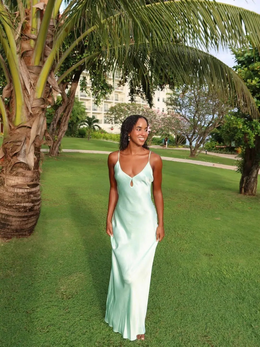 Chic Satin Sheath V Neck Spaghetti Straps Backless Floor Length Prom Dress