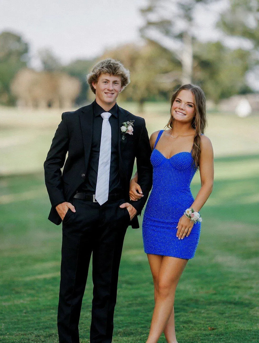 Sparkling Bodycon Sweetheart Sleeveless Straight Back Beaded Mini Homecoming Dress