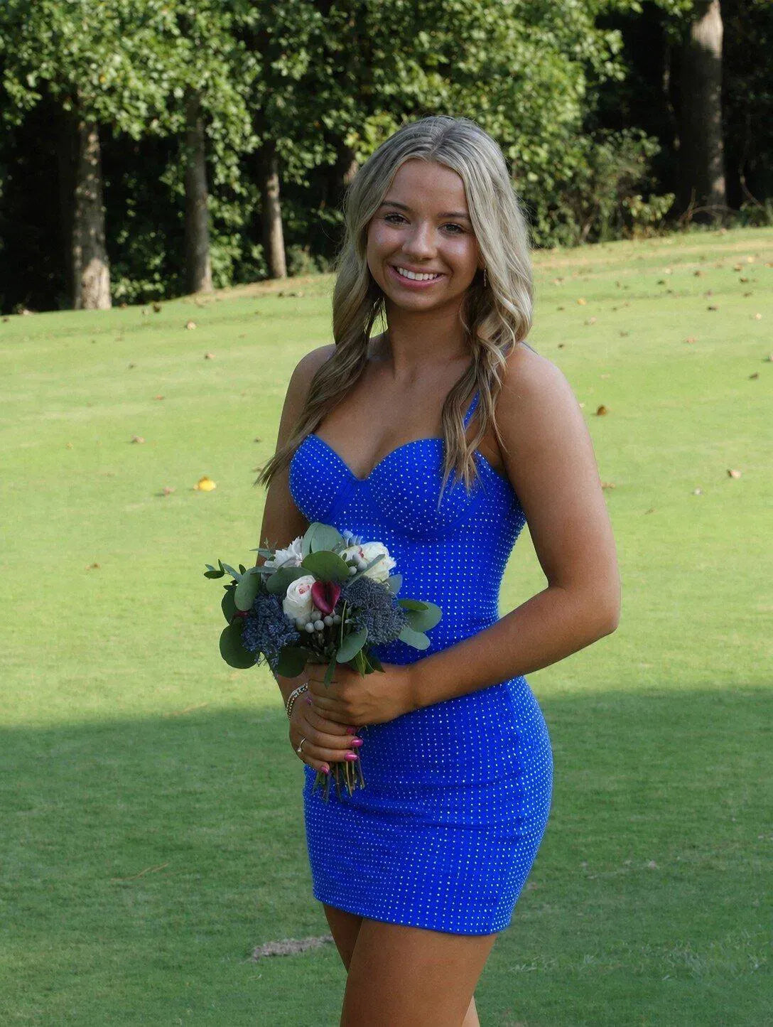 Sparkling Bodycon Sweetheart Sleeveless Straight Back Beaded Mini Homecoming Dress