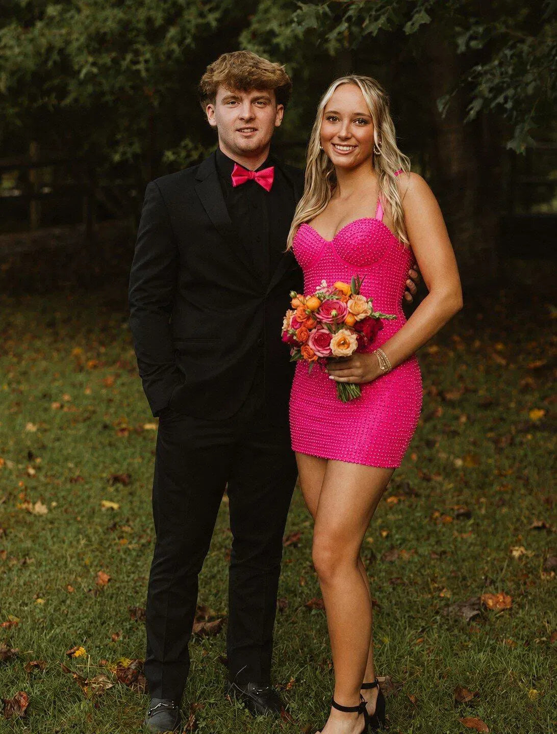 Sparkling Bodycon Sweetheart Sleeveless Straight Back Beaded Mini Homecoming Dress
