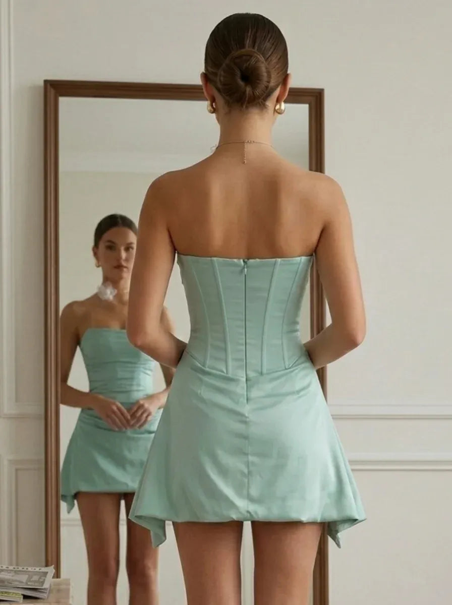 Chic A-Line Sweetheart Sleeveless Zip-Back Satin Mini Homecoming Dress