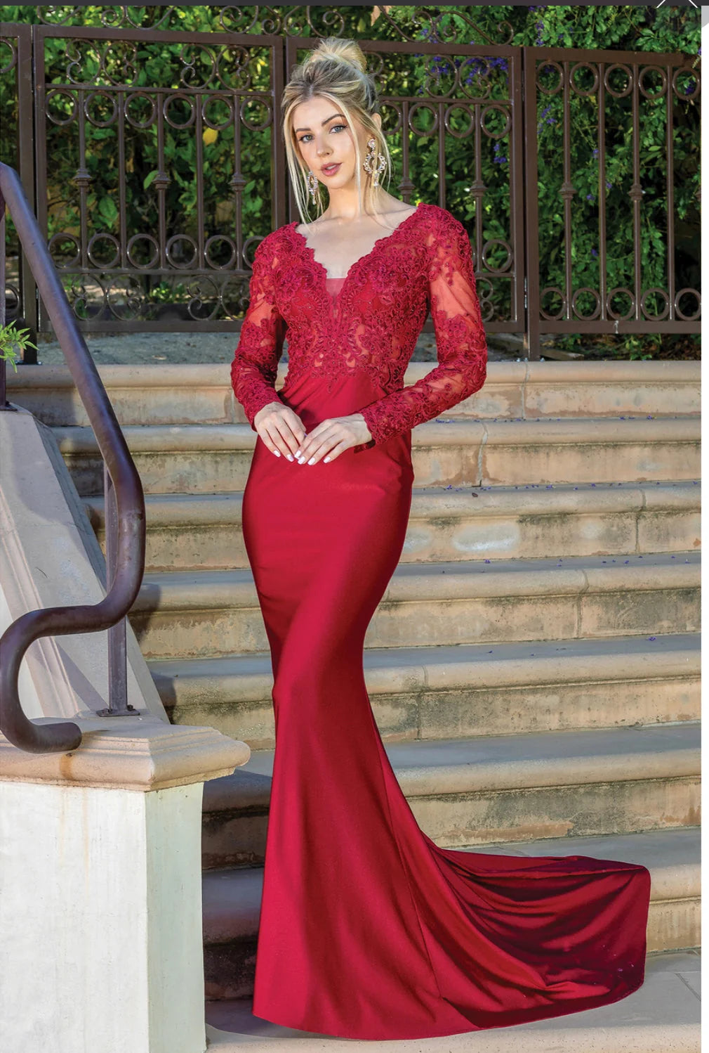 Elegant Mermaid V Neck Long Sleeve Lace Floor Length Evening Dress
