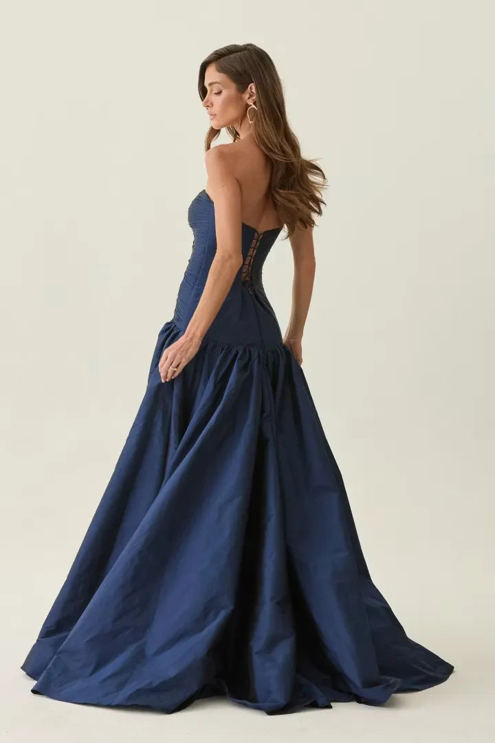 Elegant Ball Gown Sweetheart Strapless Lace-Up Floor-Length Prom Dress