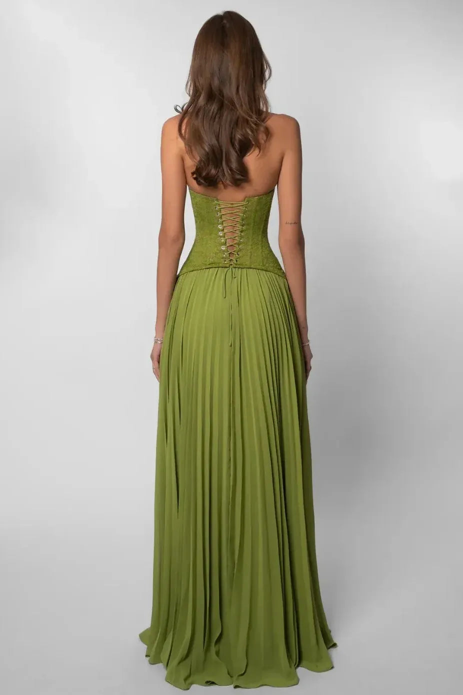 Graceful Chiffon A-Line Sweetheart Halter Sleeveless Lace-Up Pleated Floor-Length Prom Dress