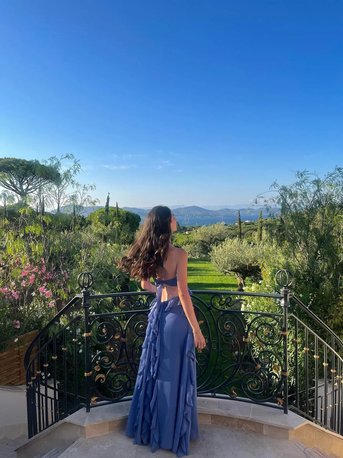 Romantic A-Line Halter Neck Sleeveless Tie-Back Floor-Length Prom Dress