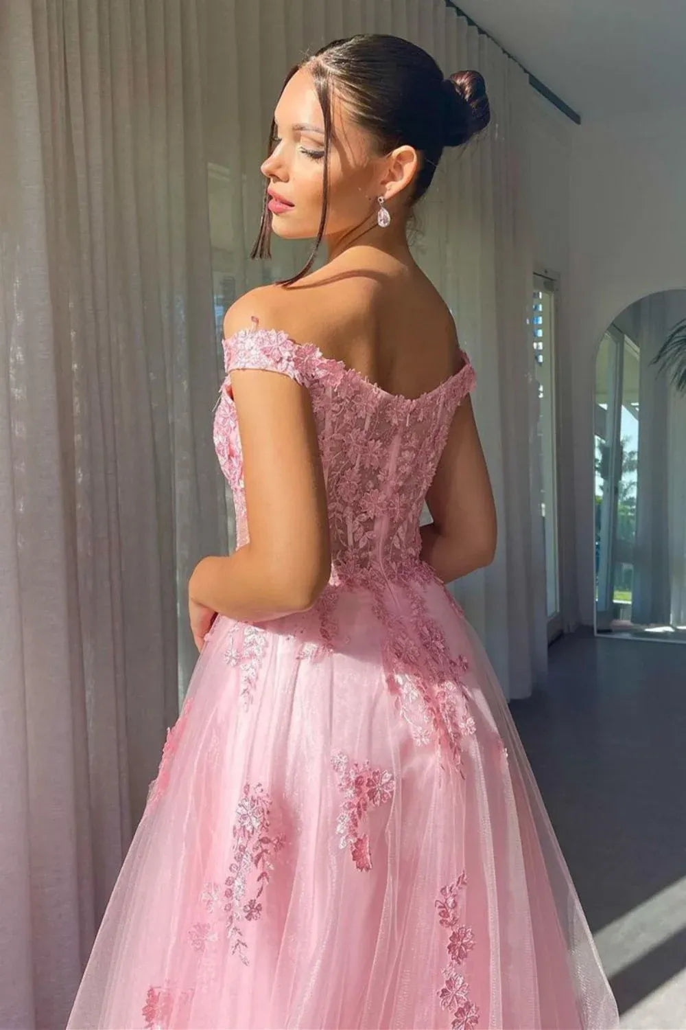 Romantic A-Line Sweetheart Off-Shoulder Structured Back Floor-Length Prom Dress