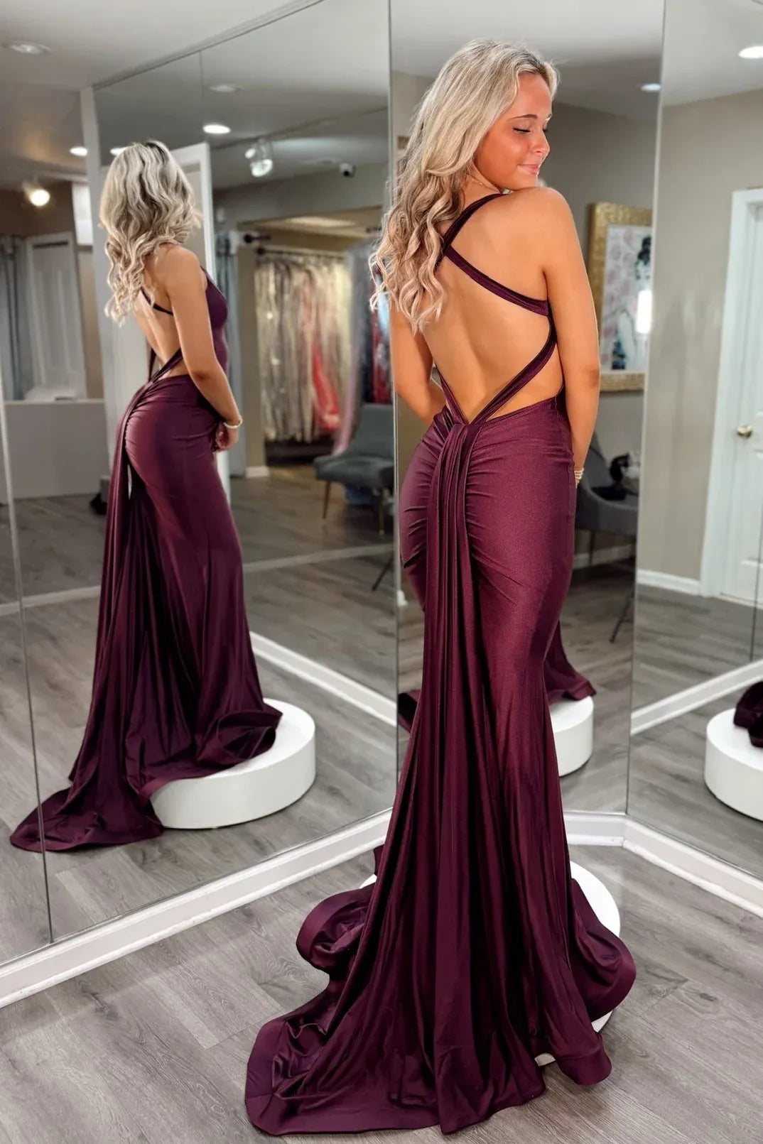 Elegant Mermaid V Neck Sleeveless Criss Cross Back Floor Length Evening Dress