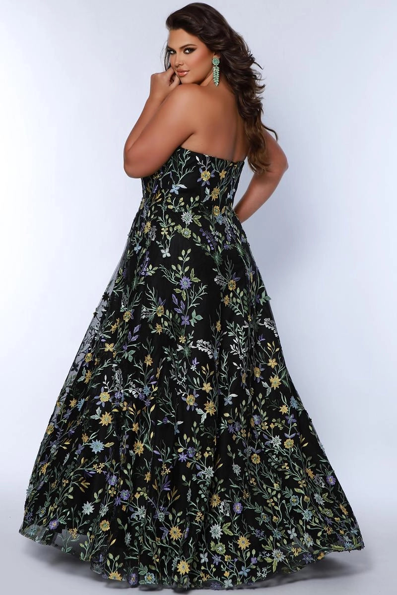 Romantic Plus Size A Line Sweetheart Strapless Embroidered Tulle Prom Dress