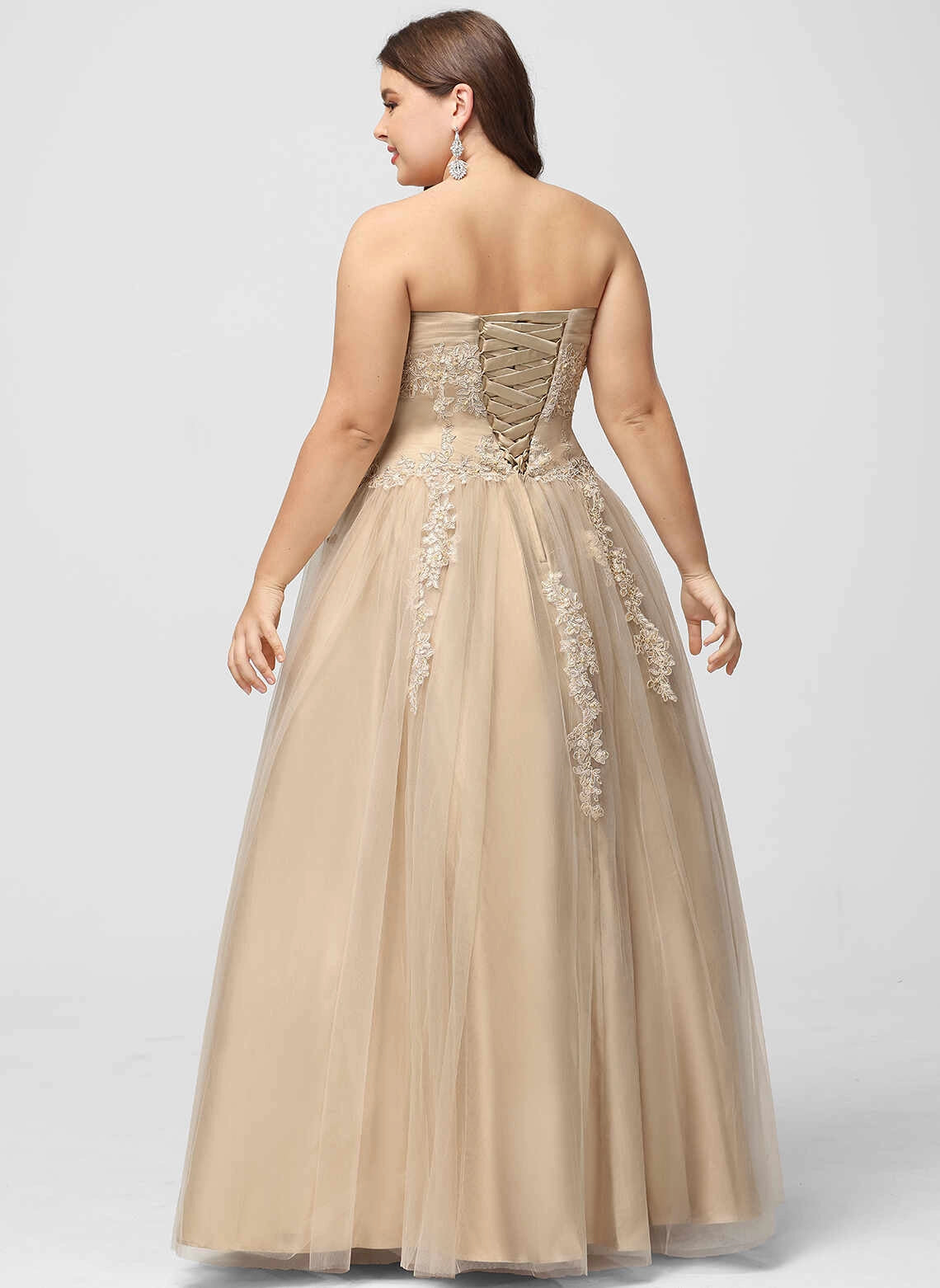 Romantic Ball Gown Sweetheart Sleeveless Tulle Floor Length Plus Size Prom Dress