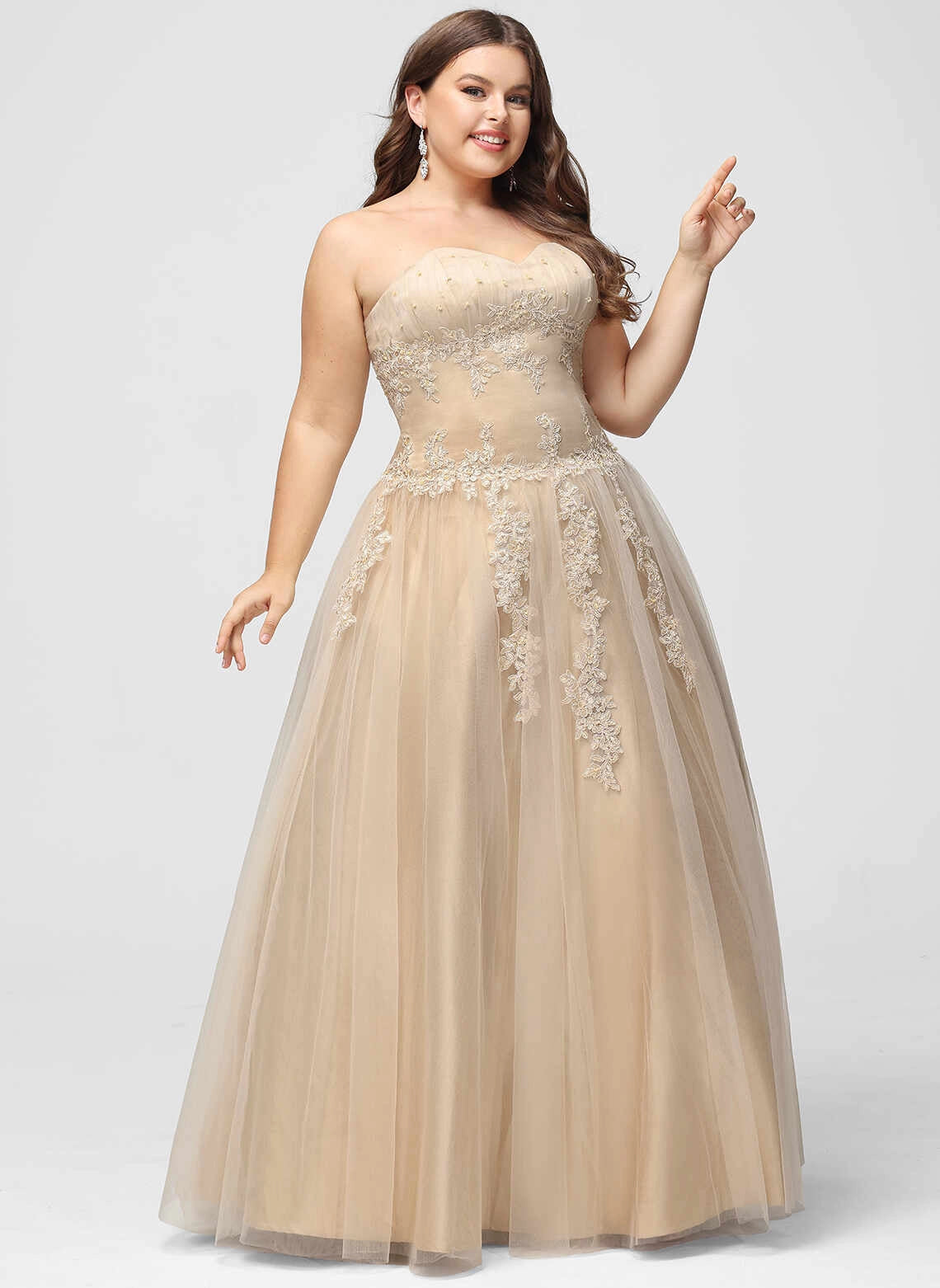 Romantic Ball Gown Sweetheart Sleeveless Tulle Floor Length Plus Size Prom Dress