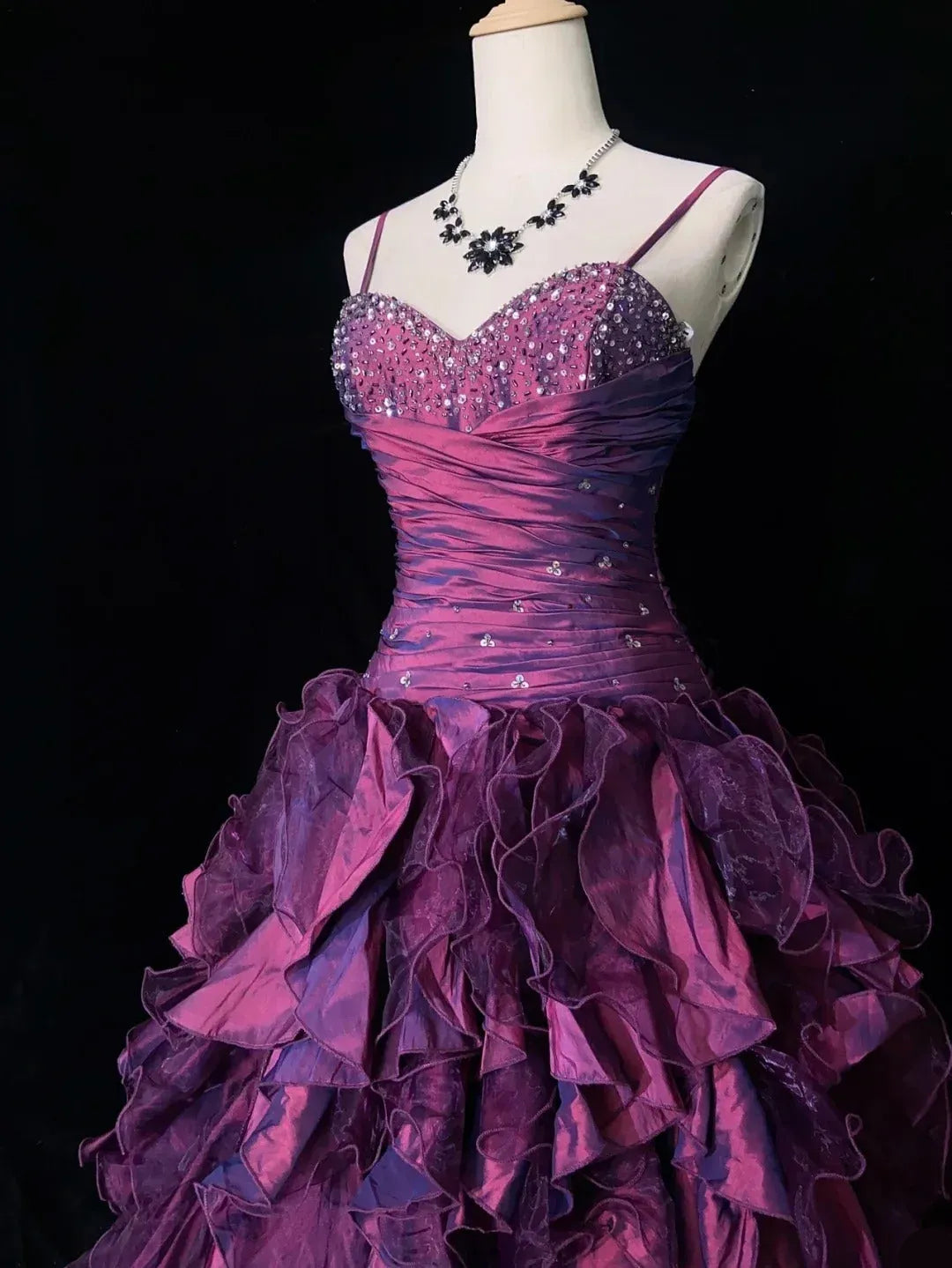 Dramatic Ball Gown Sweetheart Spaghetti Strap Lace-Up Back Floor-Length Prom Dress