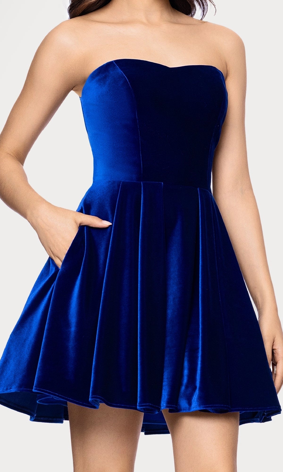 Elegant A Line Sweetheart Strapless Velvet Mini Homecoming Dress