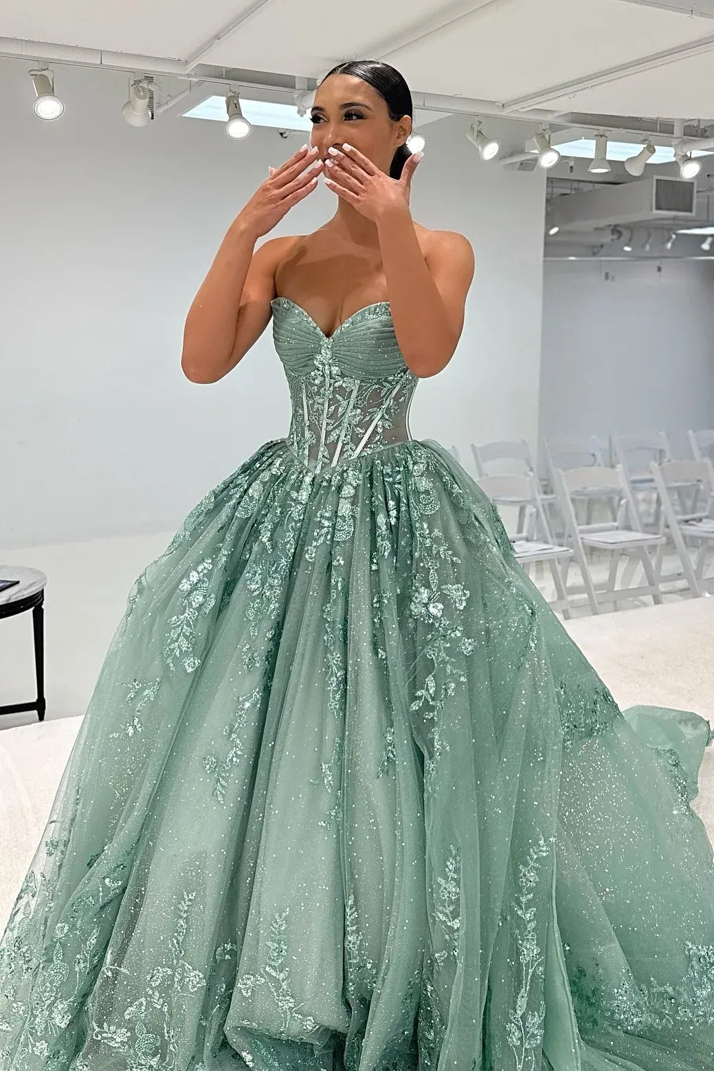 Enchanting Tulle A-Line Sweetheart Strapless Corset Applique Long Prom Dress