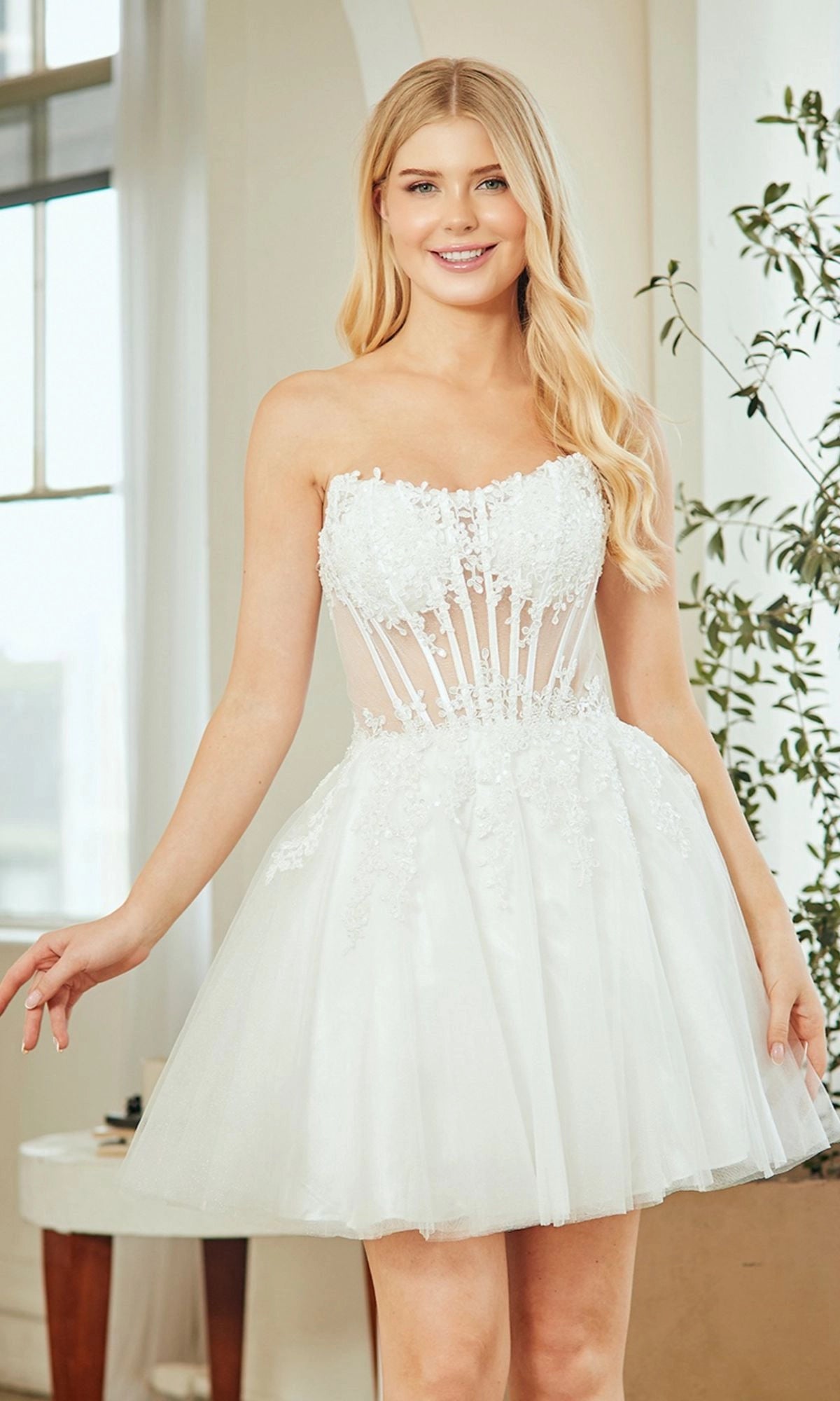Romantic A Line Sweetheart Strapless Tulle Mini Homecoming Dress