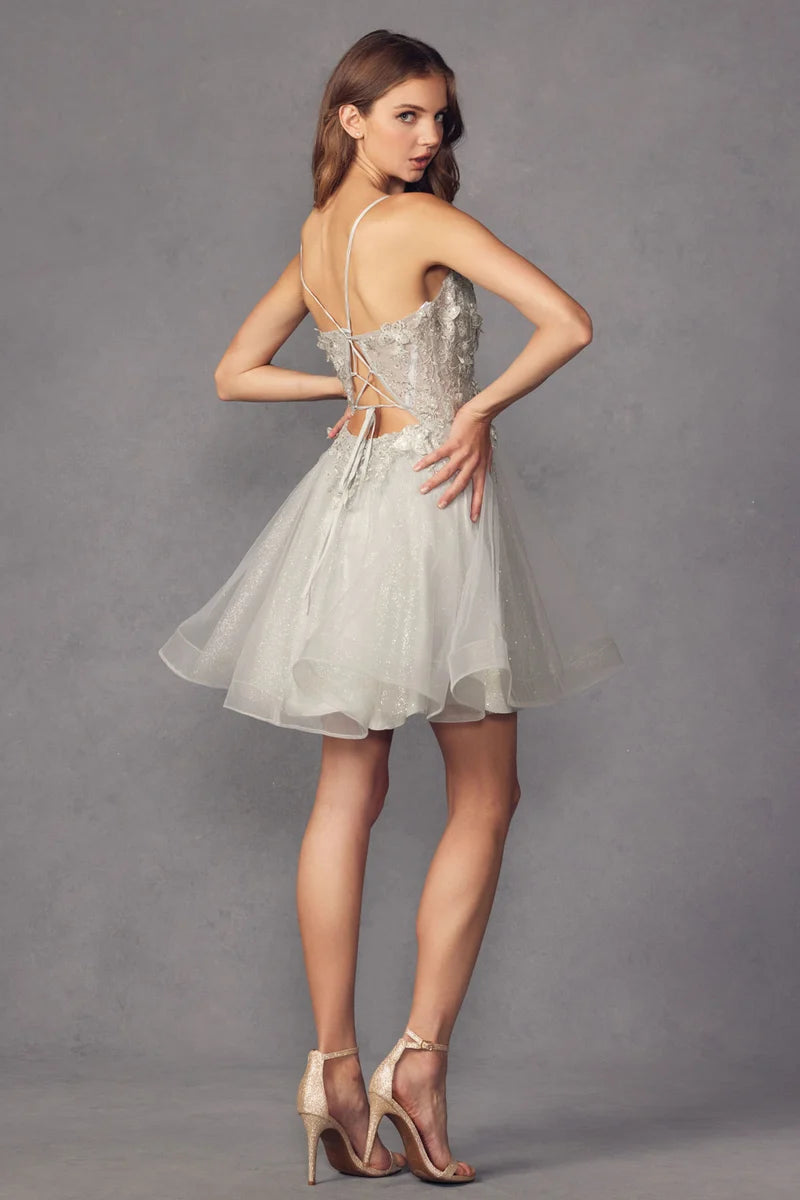 Whimsical A-Line Sweetheart Spaghetti-Strap Lace-Up Tulle Mini Homecoming Dress